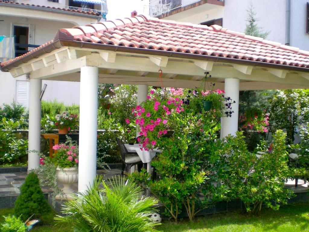 Apartments Bella Vita 2 Malinska Exterior photo