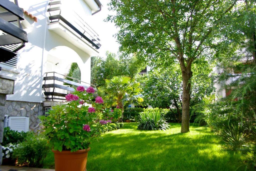 Apartments Bella Vita 2 Malinska Exterior photo