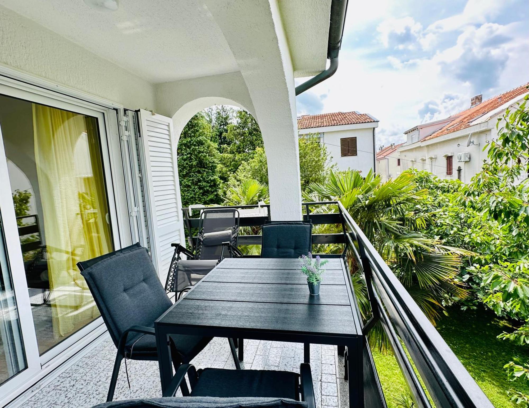Apartments Bella Vita 2 Malinska Exterior photo